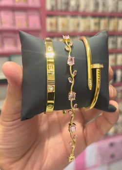 GoldenBloom™ – 3-Piece Elegant Bracelet Collection